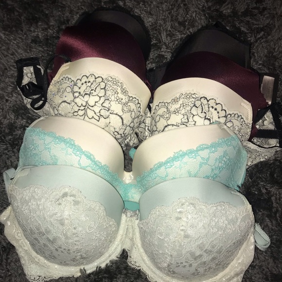 5 Victoria Secret 34D Bras - Picture 1 of 3